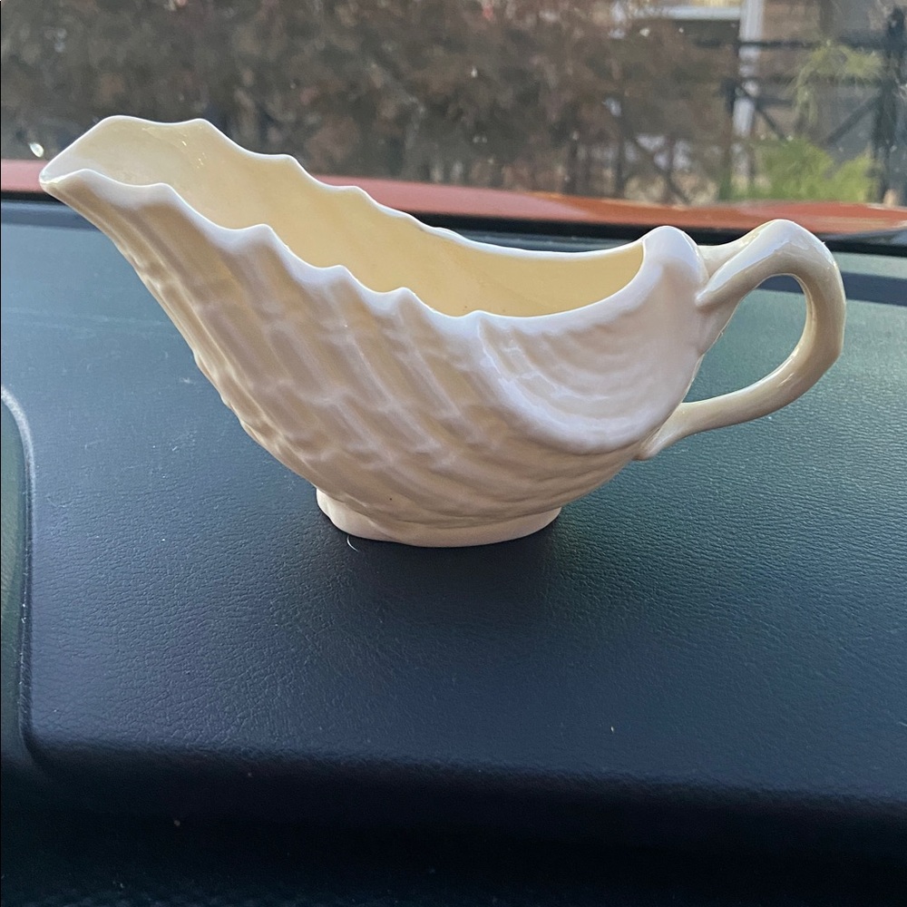 Belleek Cream Gravy Boat tridacna shell
